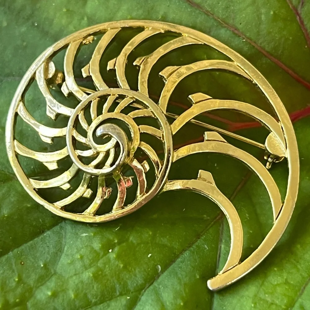 Vintage Gold Nautilus Brooch